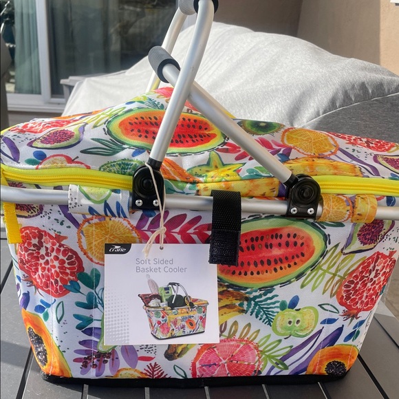 Crane Soft Sided Basket Cooler - Picture 5 of 7